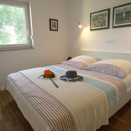 Apartment Lea Nin Buitenkant foto