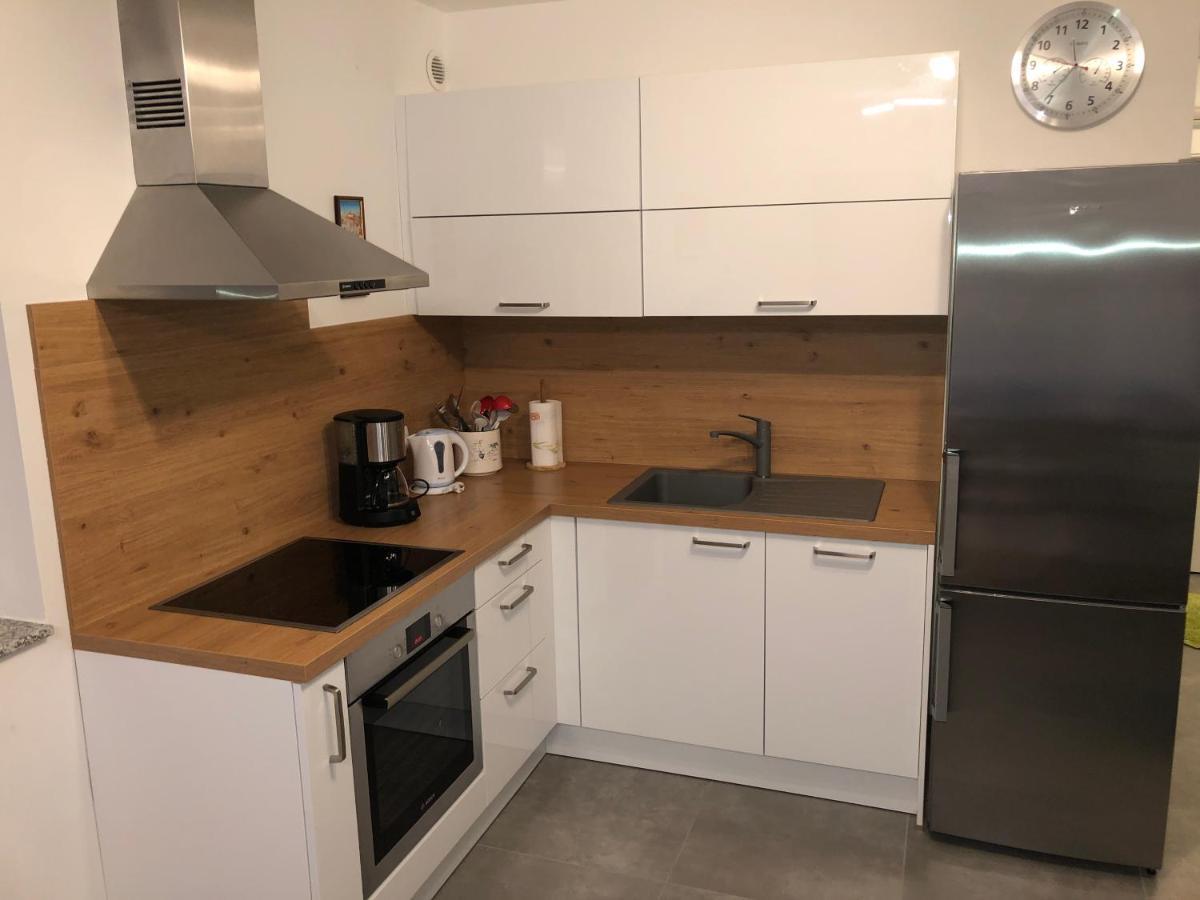 Apartment Lea Nin Buitenkant foto
