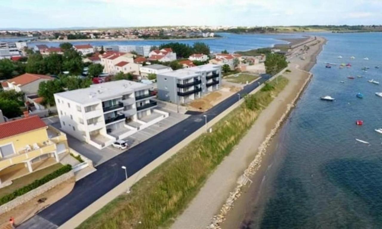 Apartment Lea Nin Buitenkant foto