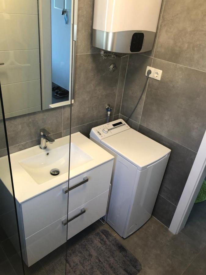 Apartment Lea Nin Buitenkant foto