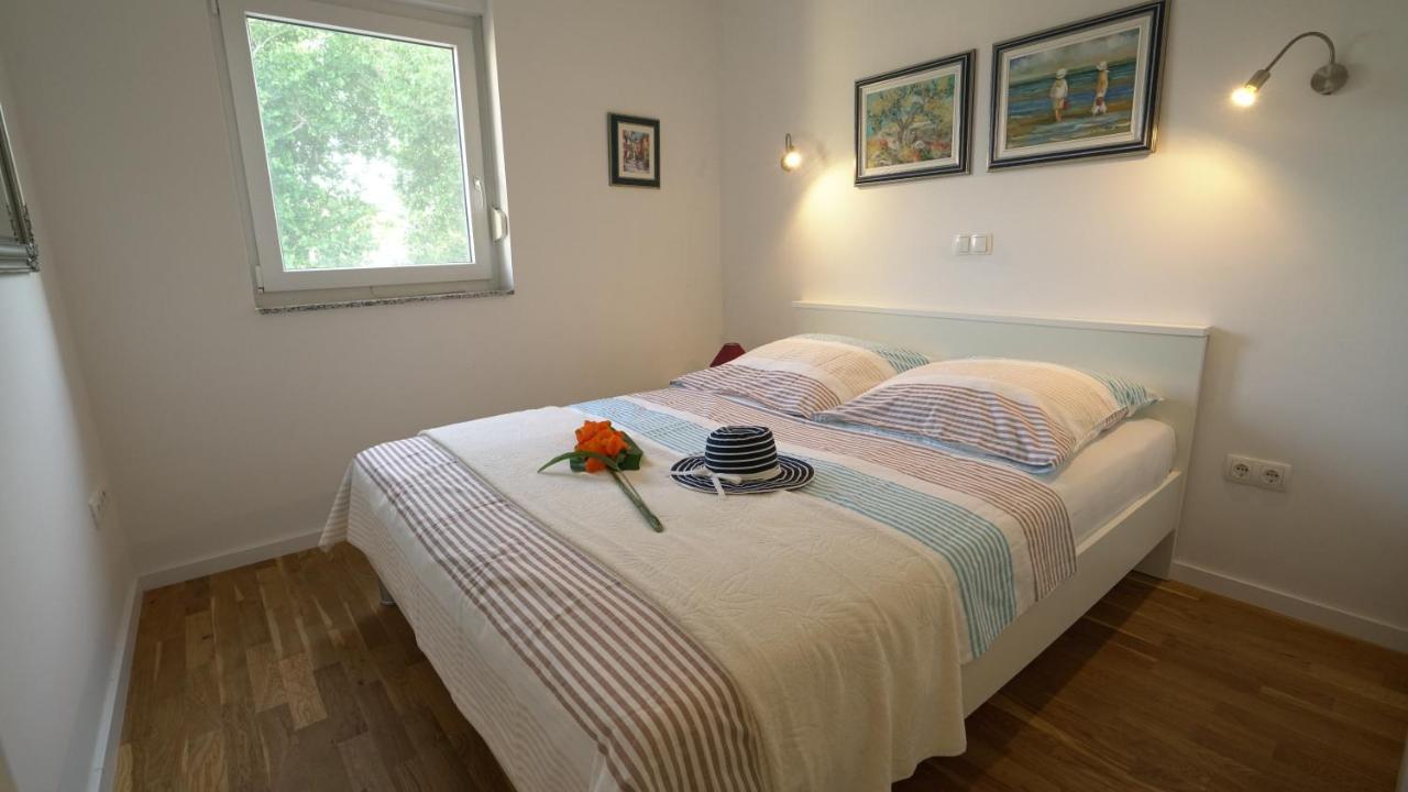 Apartment Lea Nin Buitenkant foto